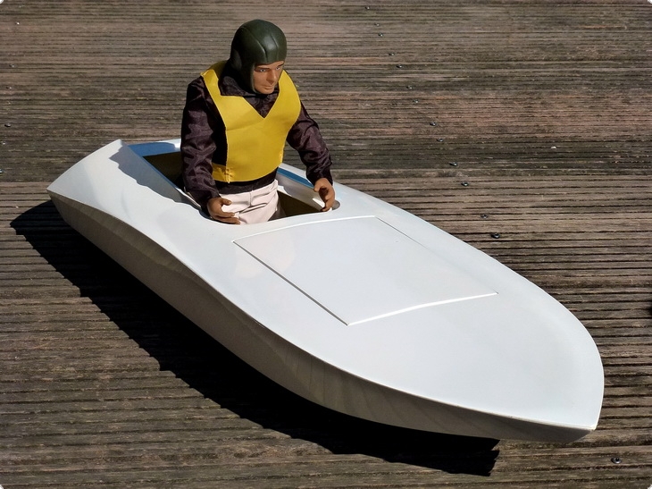 Choppy Fiberglas 1:5 Outboard-Racer model