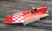 Jumper Fiberglas 1: 5 Outboard mono racer